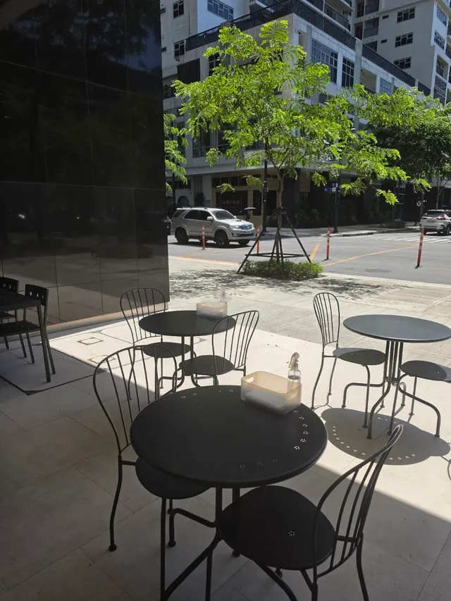 Greenlight Burgers by Alvin Cailan in Makati