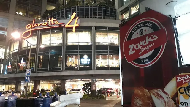 Zark's Burgers - Venice Piazza in BGC